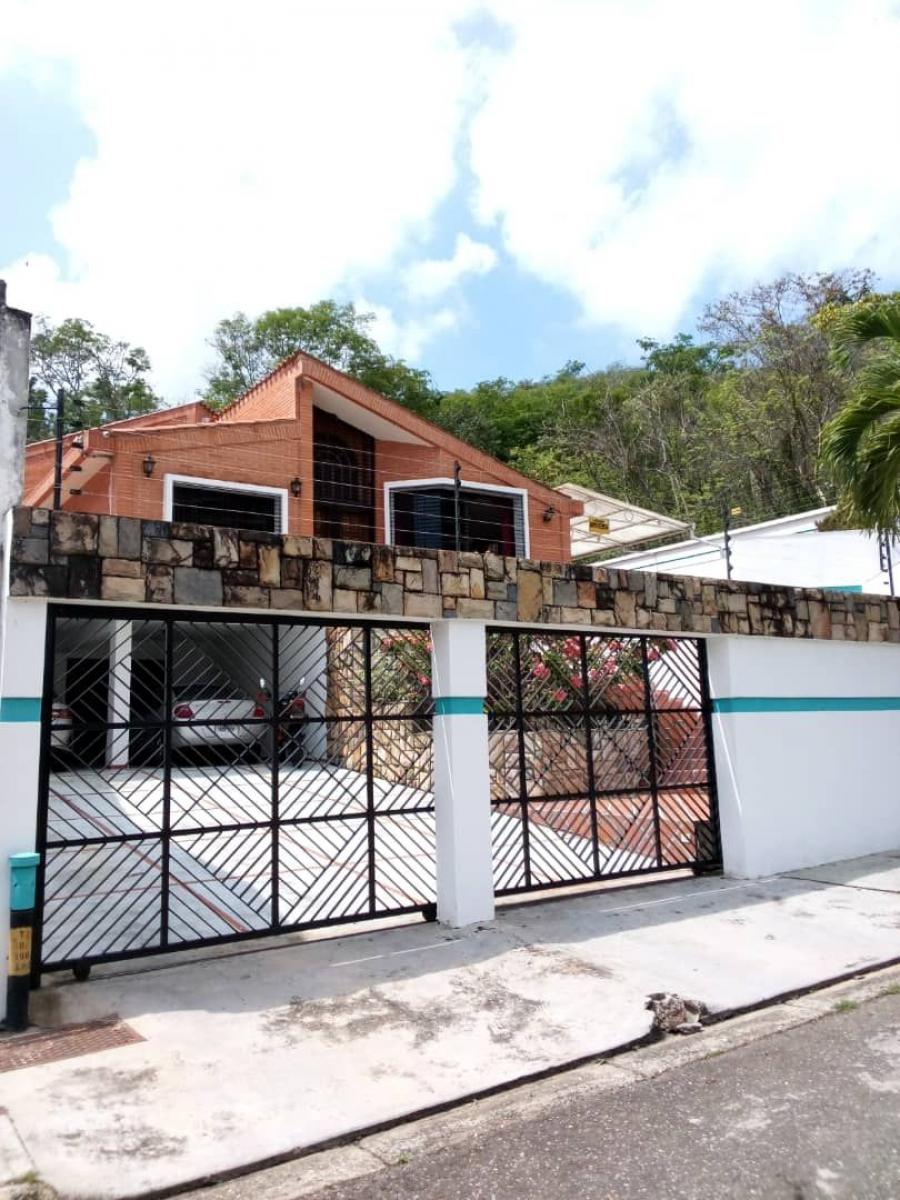 Foto Casa en Venta en Valencia, Carabobo - U$D 450.000 - CAV202873 - BienesOnLine