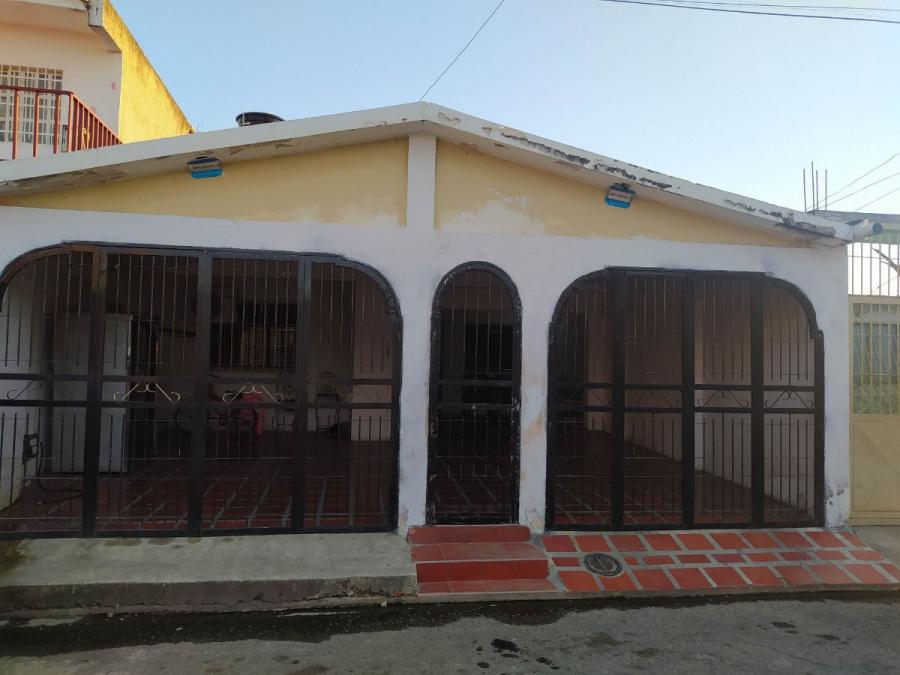 Foto Casa en Venta en Lomas de Funval, Valencia, Carabobo - U$D 10.000 - CAV147002 - BienesOnLine