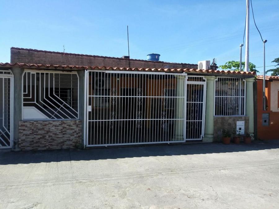 Foto Casa en Venta en Los Guayos, Los Guayos, Carabobo - U$D 12.000 - CAV135848 - BienesOnLine
