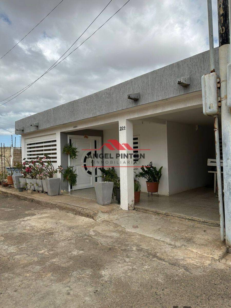 Foto Casa en Venta en Maracaibo, Zulia - U$D 14.000 - CAV189340 - BienesOnLine