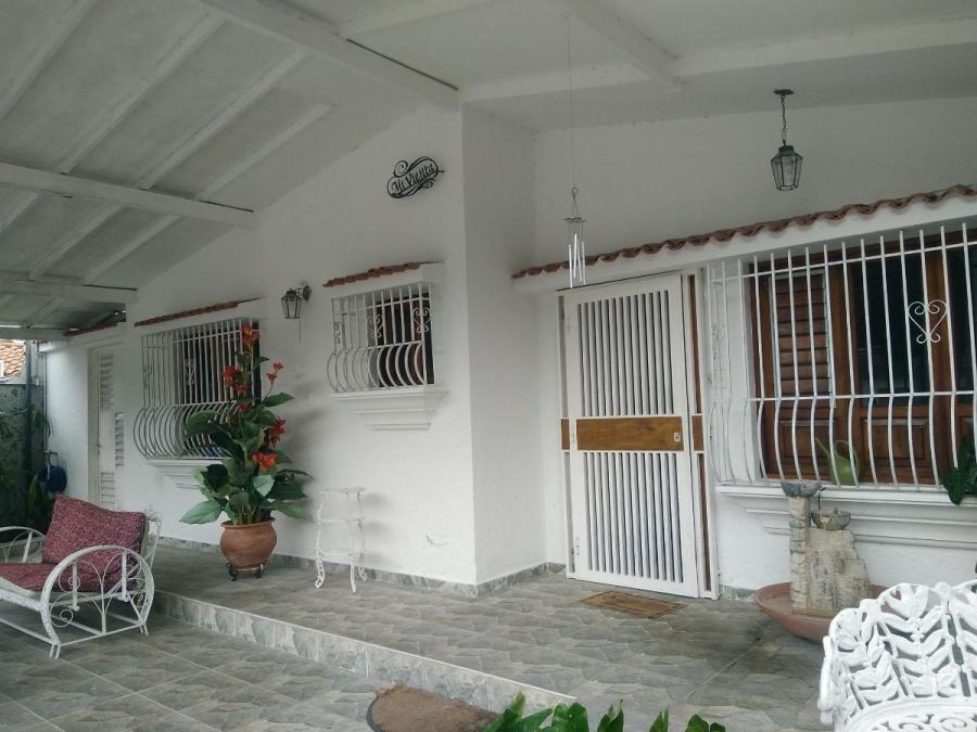 Foto Casa en Venta en San Jose, Urbanizacion Trigal Sur, Carabobo - U$D 58.000 - CAV137145 - BienesOnLine