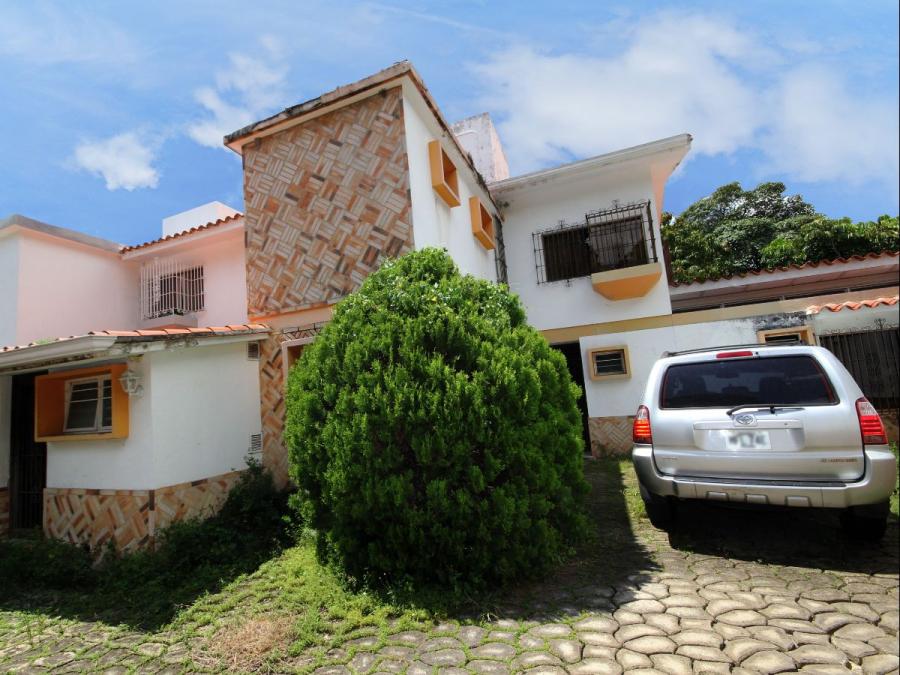 Foto Casa en Venta en Caracas, Distrito Federal - U$D 215.000 - CAV219281 - BienesOnLine