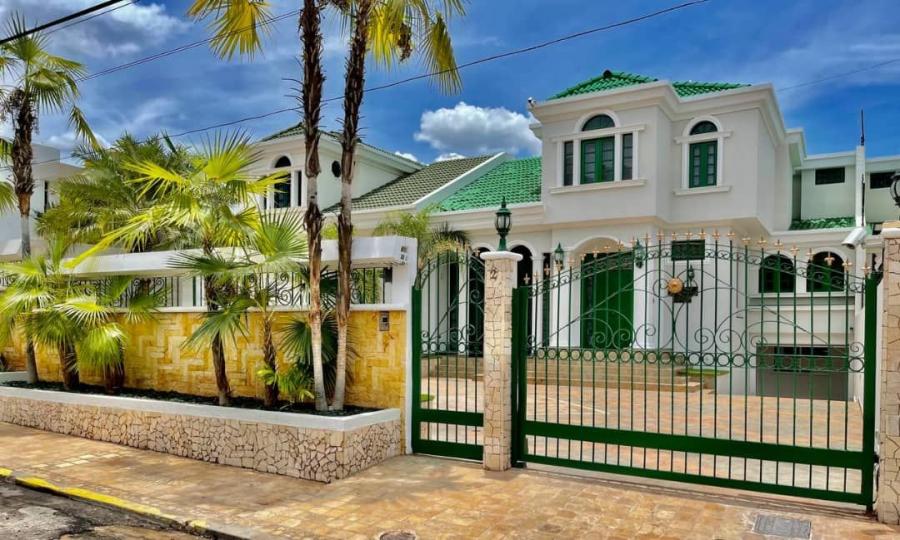 Foto Casa en Venta en Maracaibo, Zulia - U$D 550.000 - CAV159510 - BienesOnLine