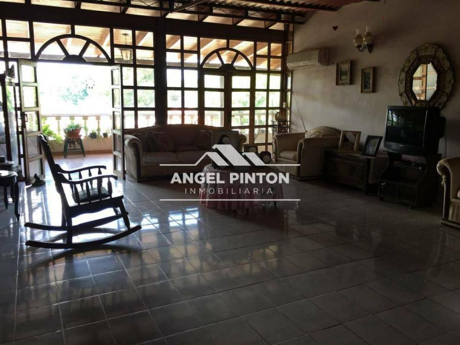Foto Casa en Venta en Cabimas, Zulia - U$D 45.000 - CAV244425 - BienesOnLine