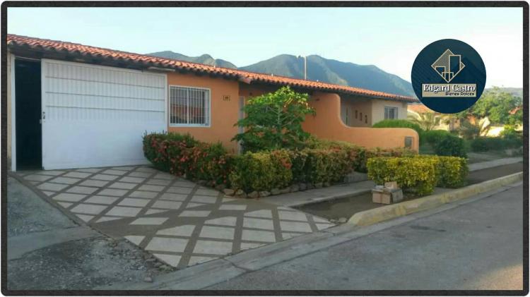 Foto Casa en Venta en San Juan Bautista, Nueva Esparta - BsF 322.000.000.000 - CAV109144 - BienesOnLine