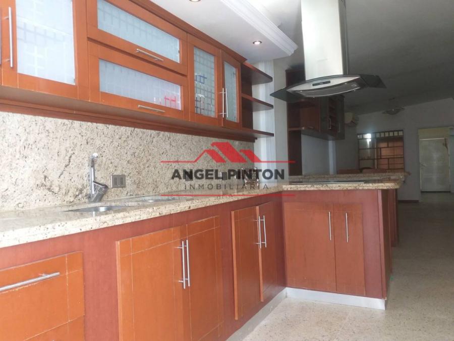 Foto Casa en Venta en Maracaibo, Zulia - U$D 30.000 - CAV186153 - BienesOnLine