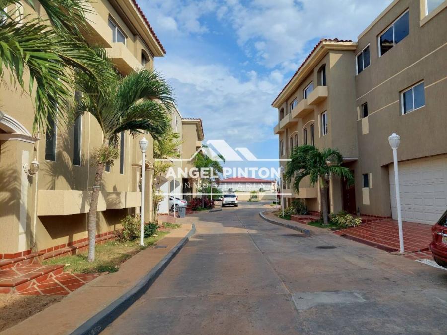 Foto Casa en Venta en Maracaibo, Zulia - U$D 239.000 - CAV244367 - BienesOnLine