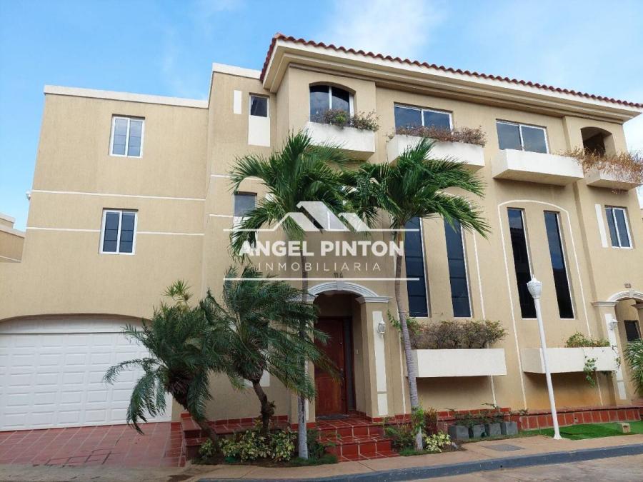 Foto Casa en Venta en Maracaibo, Zulia - U$D 240.000 - CAV254257 - BienesOnLine