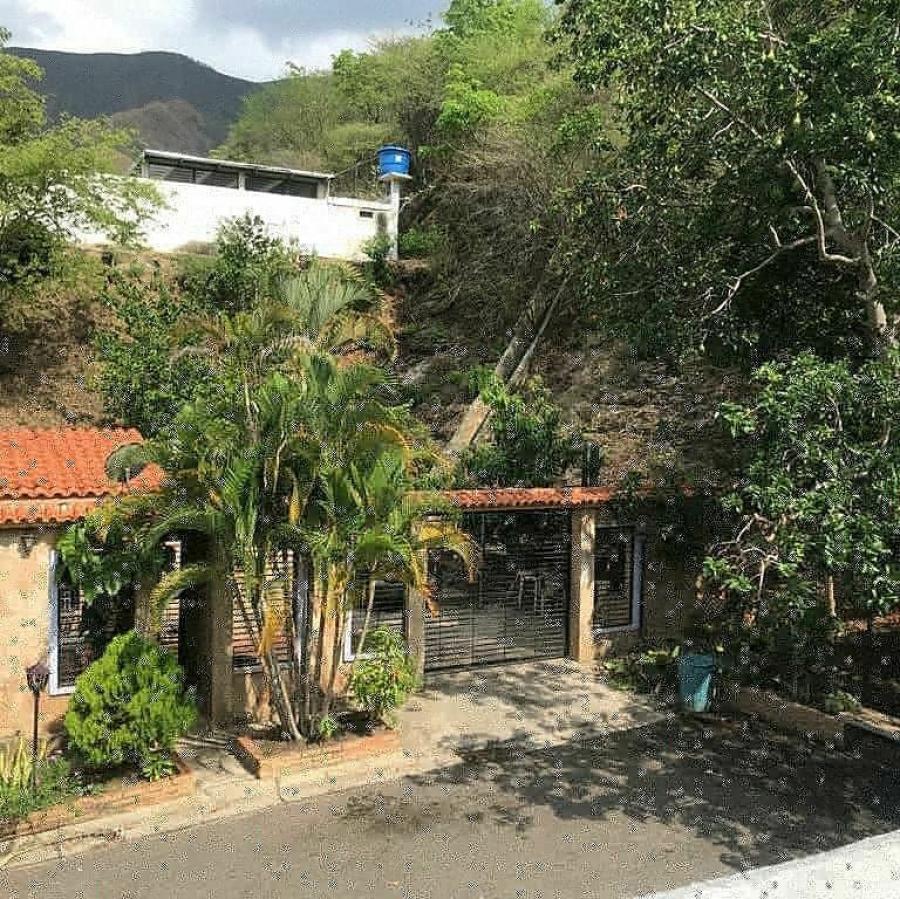 Foto Casa en Venta en Lomas de la Esmeralda, Carabobo - U$D 27.000 - CAV130727 - BienesOnLine