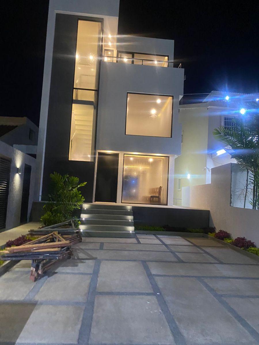 Foto Casa en Venta en Diego Bautista Urbaneja, Anzotegui - U$D 450.000 - CAV193807 - BienesOnLine