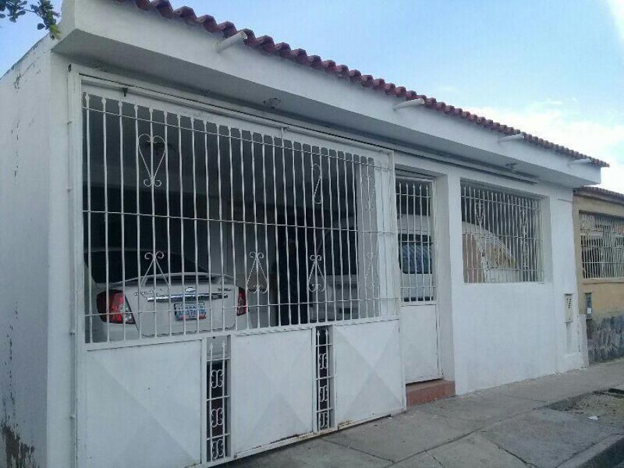 Foto Casa en Venta en Paraparal, Los Guayos, Carabobo - U$D 9.900 - CAV131688 - BienesOnLine