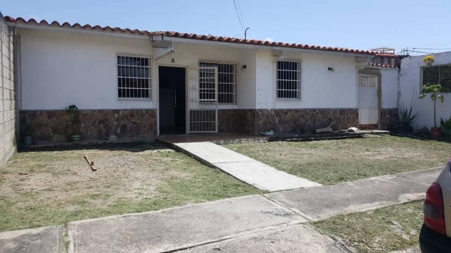 Foto Casa en Venta en Paraparal, Los Guayos, Carabobo - BsF 10.000 - CAV121982 - BienesOnLine