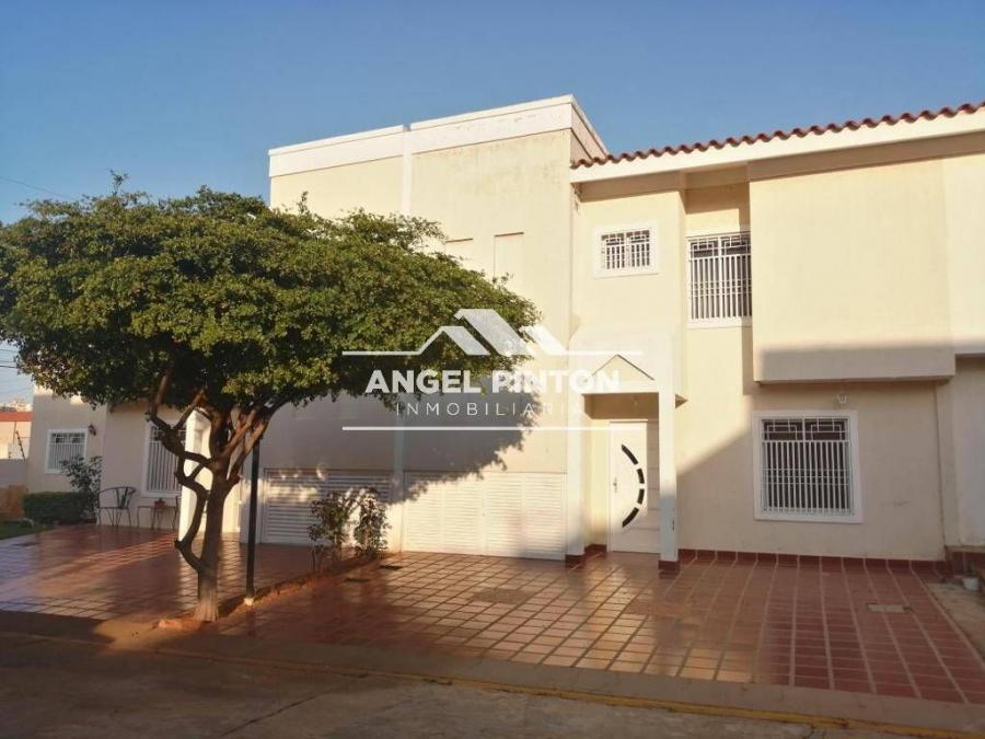 Foto Casa en Alquiler en Isla Dorada, Maracaibo, Zulia - U$D 350 - CAA221364 - BienesOnLine