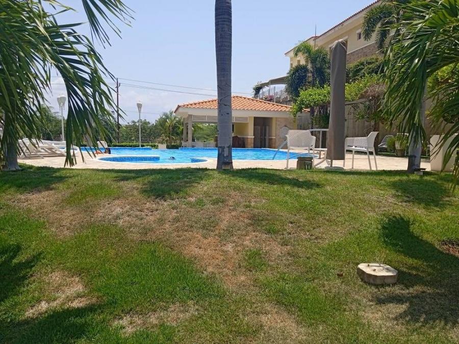 Foto Casa en Venta en Av El Milagro, Maracaibo, Zulia - U$D 250.000 - CAV171801 - BienesOnLine