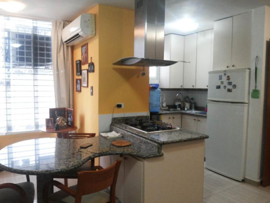 Foto Apartamento en Venta en Caracas, Distrito Federal - U$D 41.999 - APV200477 - BienesOnLine