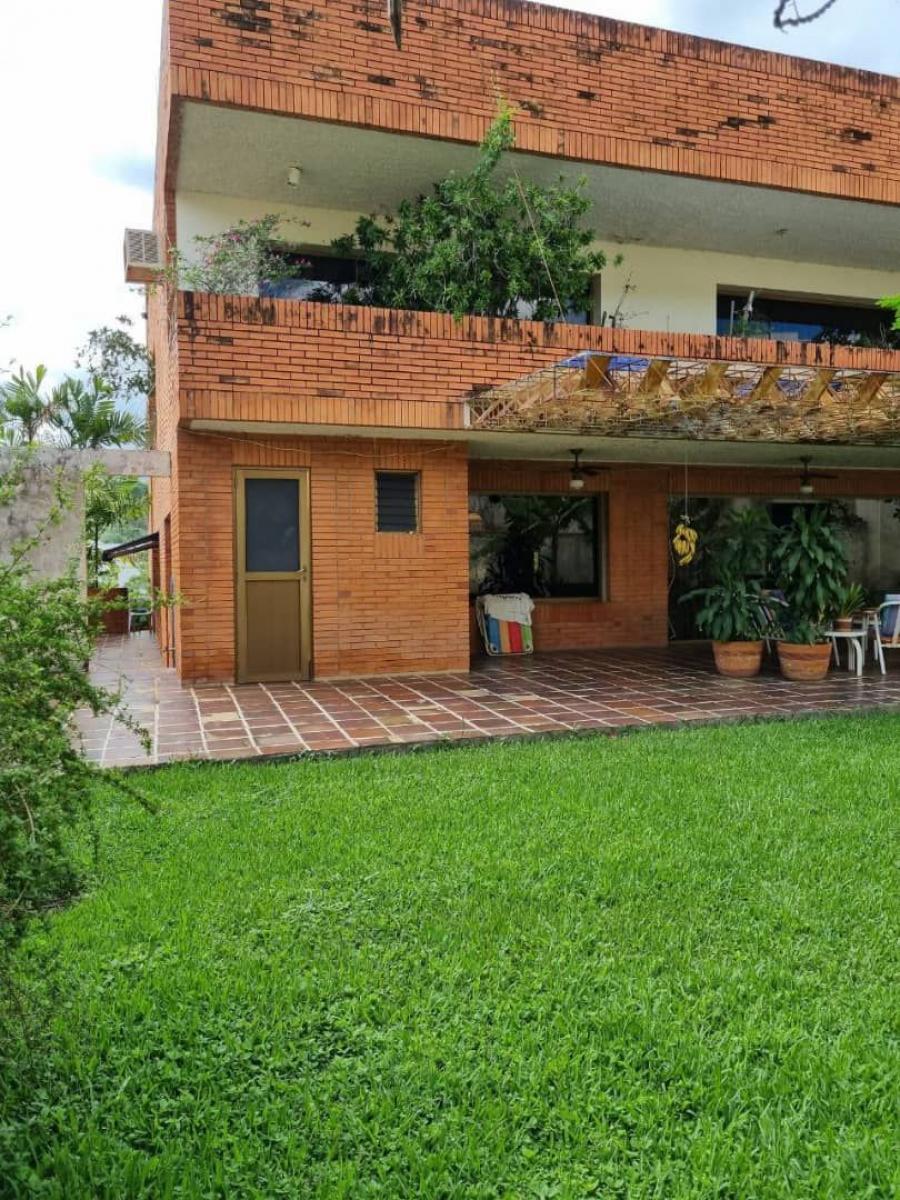 Foto Casa en Venta en Altos de Guataparo, Valencia, Carabobo - U$D 400.000 - CAV205615 - BienesOnLine