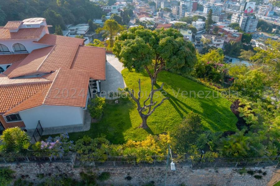 Foto Casa en Alquiler en Chulavista, Caracas, Distrito Federal - U$D 10.000 - CAA221567 - BienesOnLine