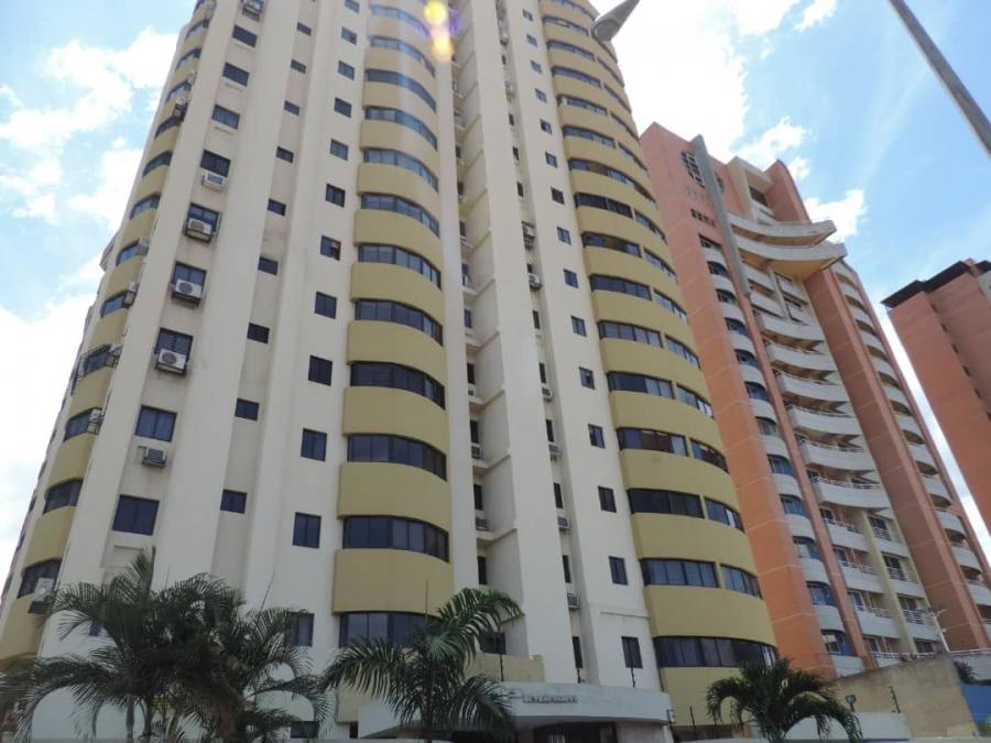 Foto Apartamento en Alquiler en La Trigalea, Valencia, Carabobo - U$D 320 - APA195218 - BienesOnLine