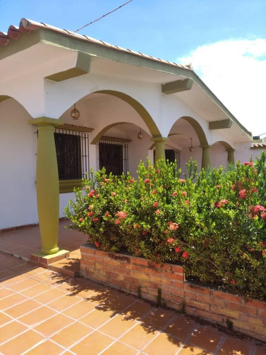 Foto Casa en Venta en Los Guayos, Carabobo - U$D 22.800 - CAV213726 - BienesOnLine