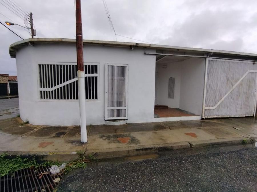 Foto Casa en Venta en Los Guayos, Carabobo - U$D 18.000 - CAV208195 - BienesOnLine