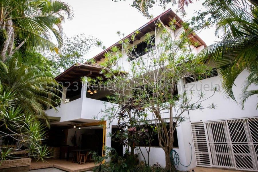 Foto Casa en Venta en Baruta, Santa Rosa de Lima, Distrito Federal - U$D 790.000 - CAV208150 - BienesOnLine