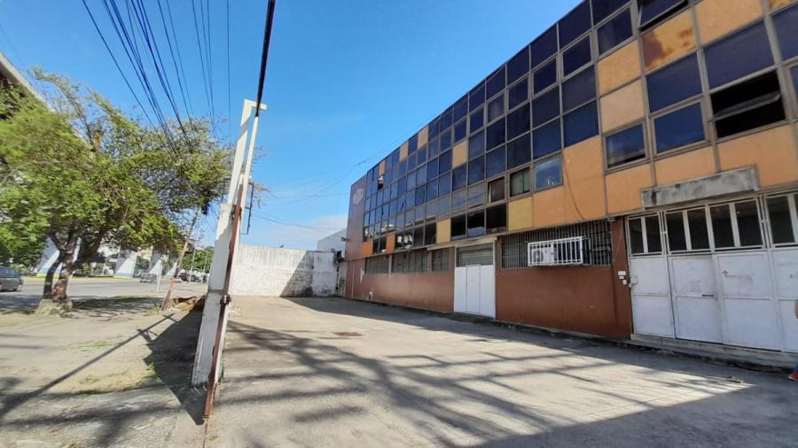 Foto Edificio en Venta en plaza, Guarenas, Miranda - U$D 1.100.000 - EDV189089 - BienesOnLine
