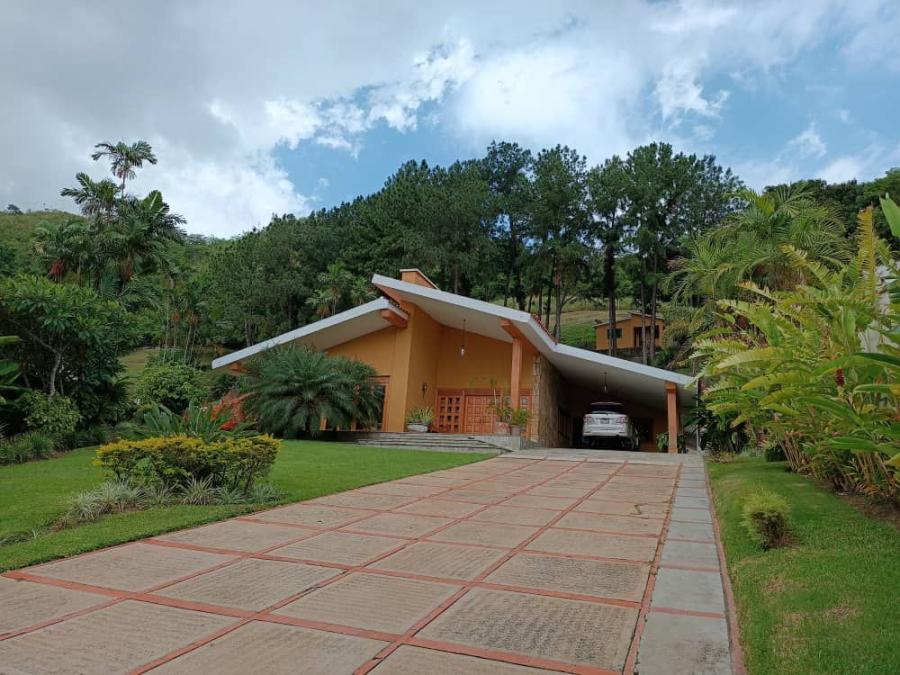 Foto Casa en Venta en Guaparo, Guaparo, Carabobo - U$D 600.000 - CAV203843 - BienesOnLine