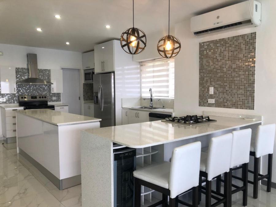 Foto Apartamento en Venta en LECHERIA, Lechería, Anzoátegui - U$D 390.000 - APV250593 - BienesOnLine