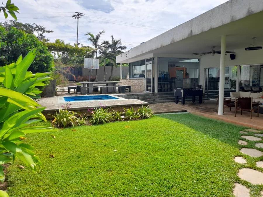 Foto Casa en Venta en guataparo, Valencia, Carabobo - U$D 400.000 - CAV212505 - BienesOnLine