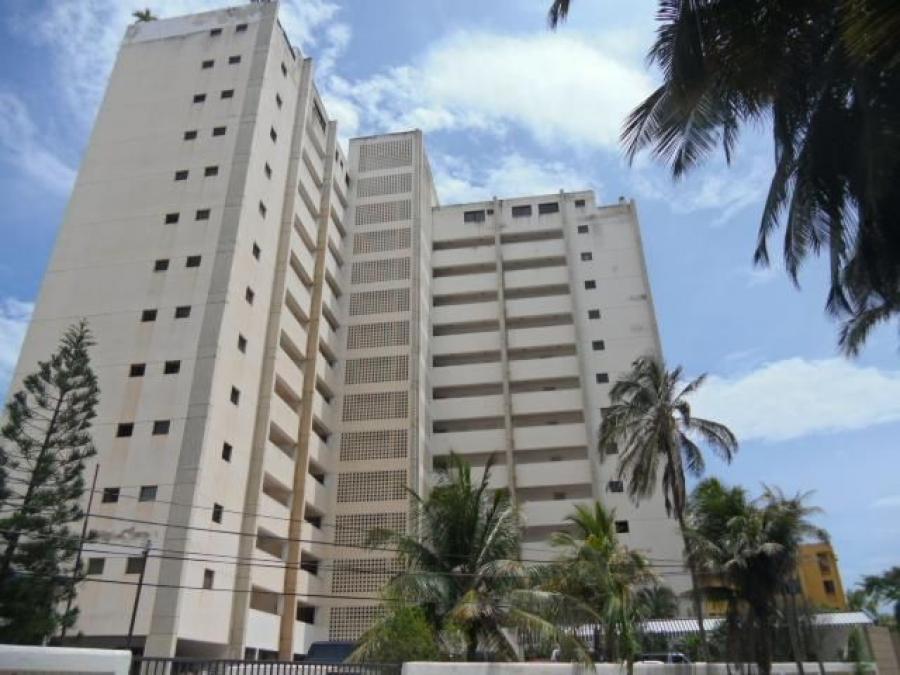 Foto Apartamento en Alquiler en Raul Leoni, Catia La Mar, Vargas - U$D 180 - APA127553 - BienesOnLine