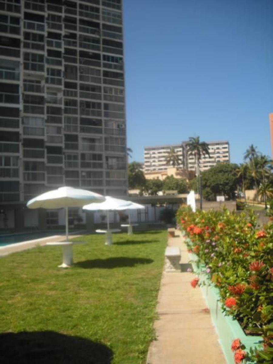 Foto Apartamento en Alquiler en Playa Grande, Catia La Mar, Vargas - U$D 150 - APA127920 - BienesOnLine
