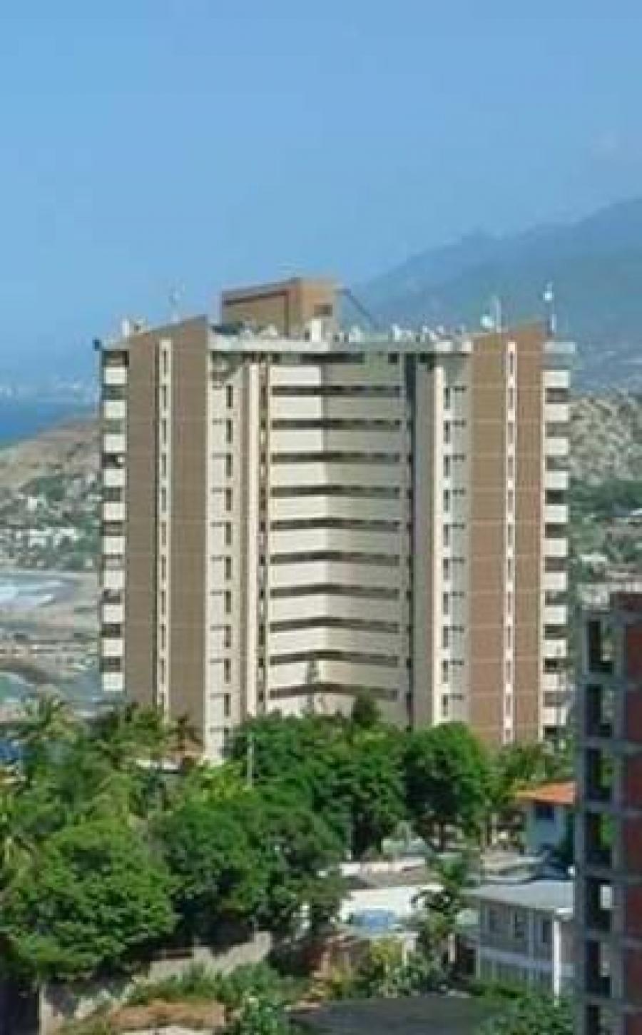 Foto Apartamento en Venta en Raul Leoni, Catia La Mar, Vargas - U$D 21.000 - APV127566 - BienesOnLine