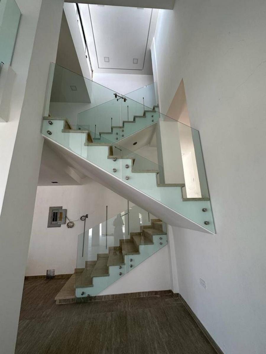 Home in Metric Way