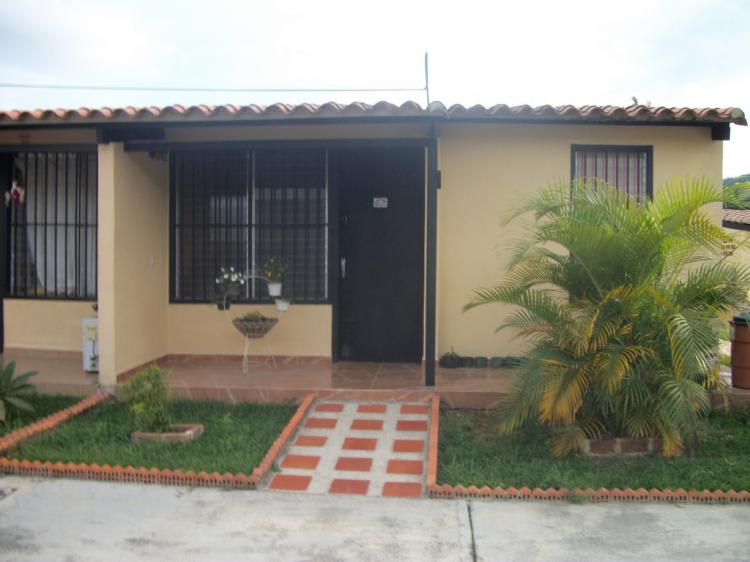 Casa en Venta en Avda. Valmore Rodriguez, cerca a las Palmeras, Naguanagua,  Carabobo - BsF  - CAV30269 - BienesOnLine