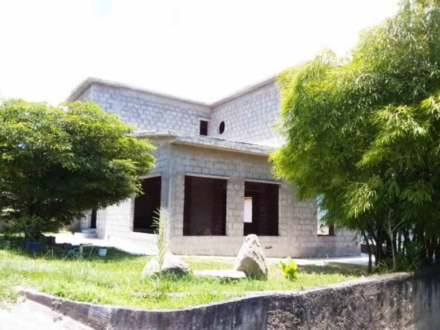 Foto Casa en Venta en Urb. Altamira, La Entrada-Naguanagua., Carabobo - U$D 30.000 - CAV171646 - BienesOnLine