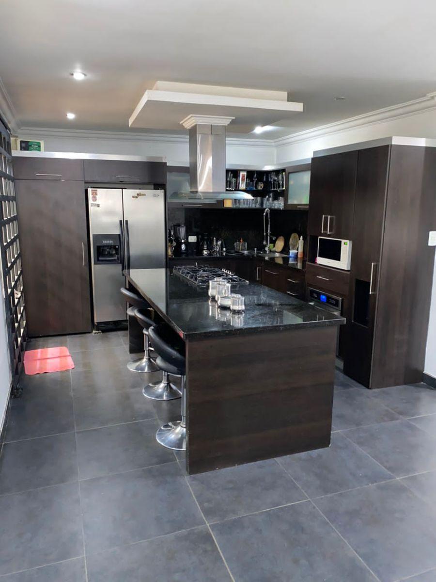 Home in Metric Way