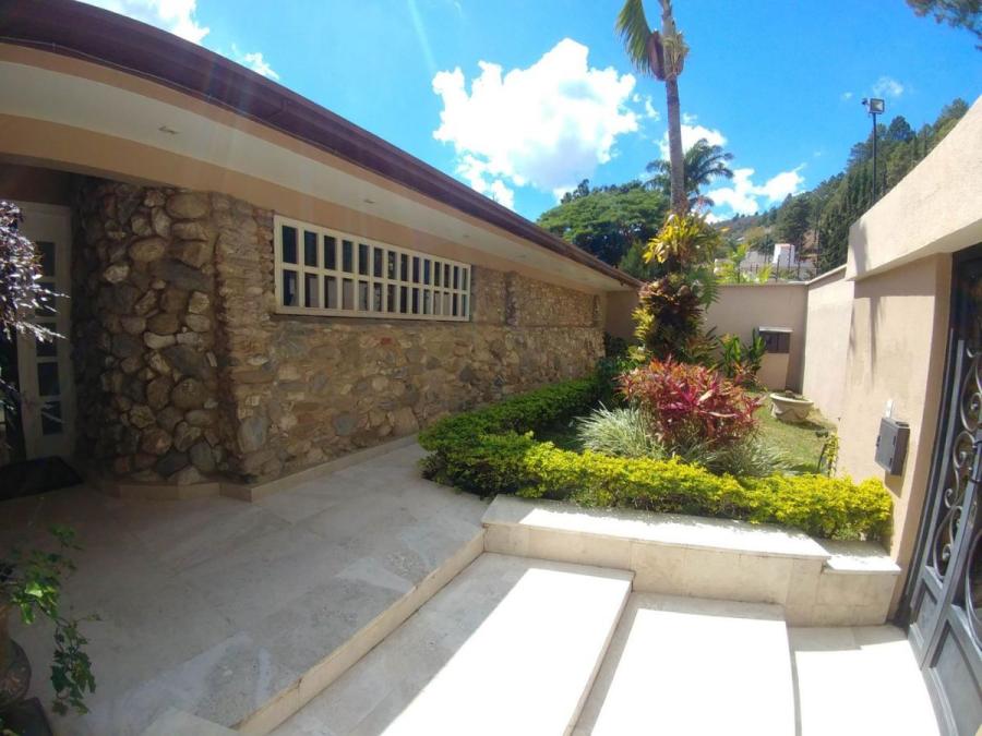 Foto Casa en Venta en Baruta, Lomas de Prados del Este, Distrito Federal - U$D 855.000 - CAV185125 - BienesOnLine