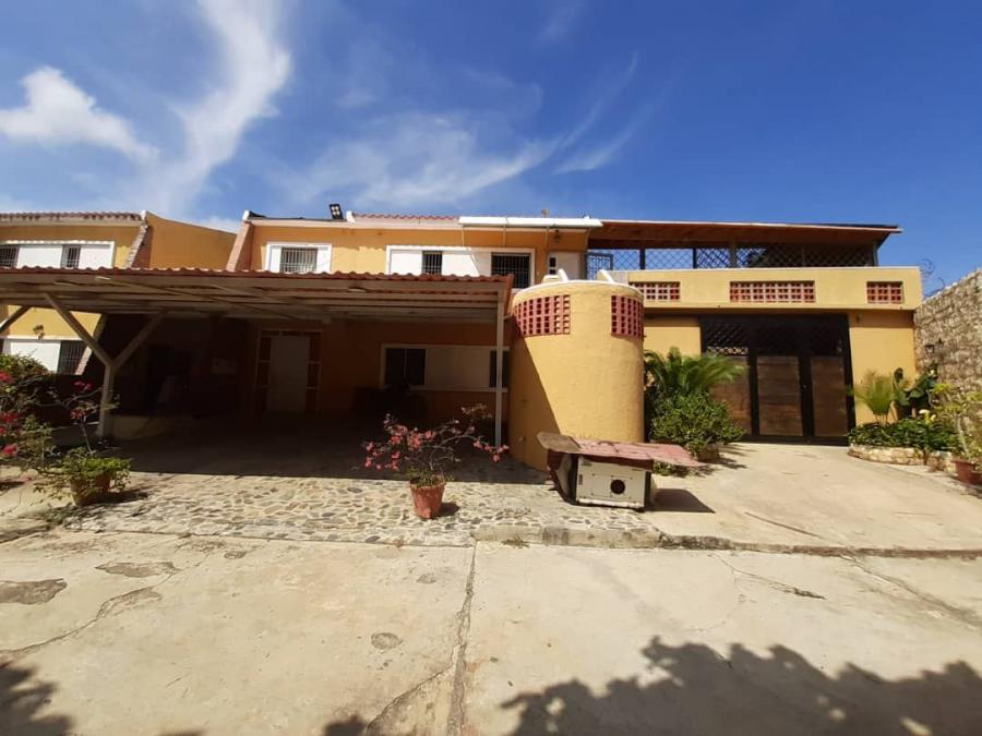 Foto Casa en Venta en Tucacas, Tucacas, Falcn - U$D 85.000 - CAV170075 - BienesOnLine