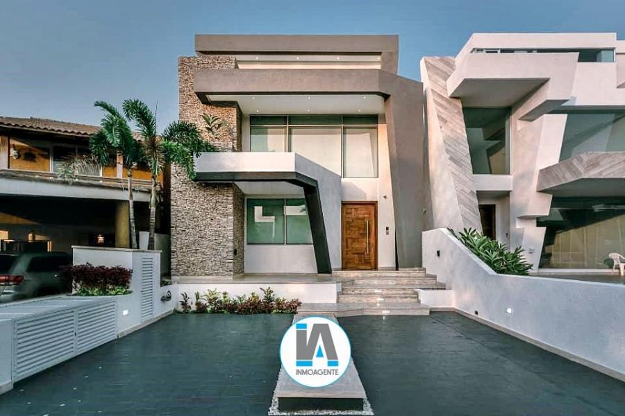 Home in Metric Way