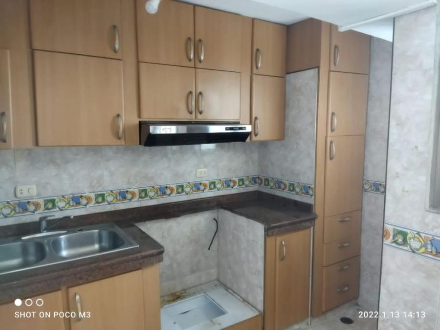 Foto Apartamento en Venta en El centro de Maracay, Lpez aveledo, Maracay, Aragua - U$D 15.000 - APV170436 - BienesOnLine