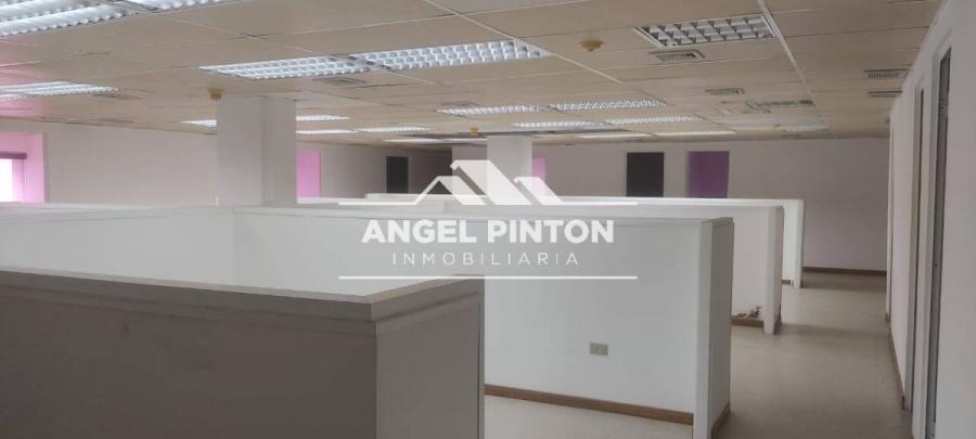 Foto Local en Alquiler en Este, Maracaibo, Zulia - U$D 2.000 - LOA254209 - BienesOnLine