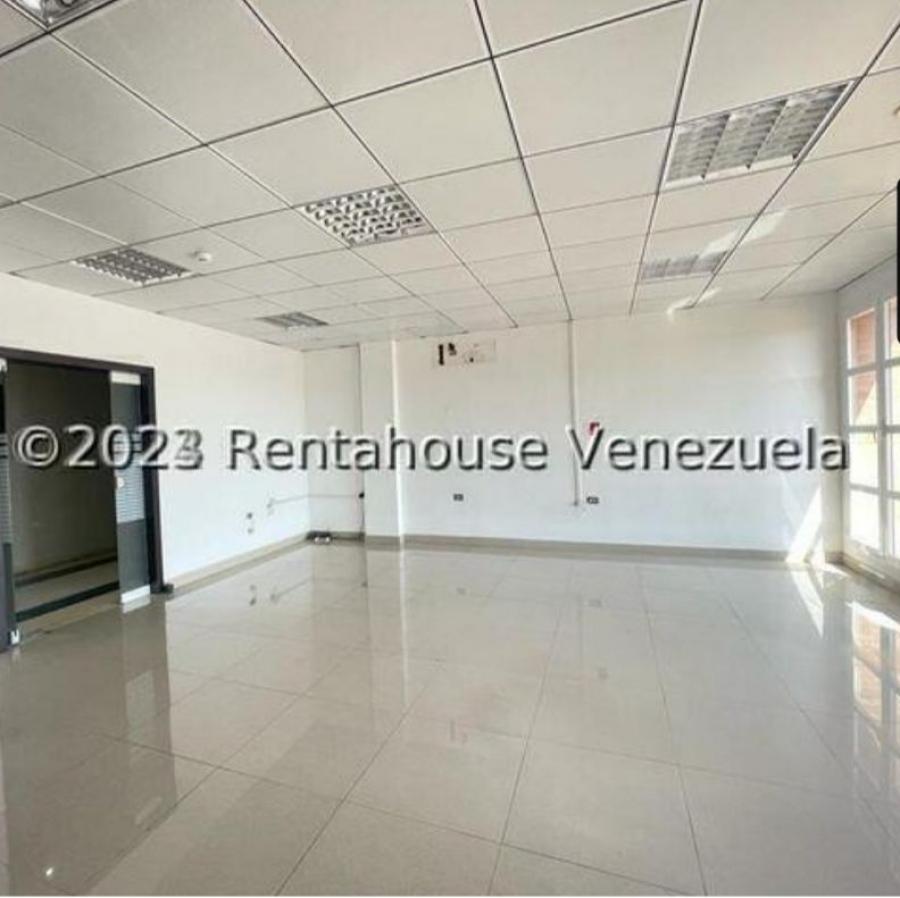 Foto Local en Alquiler en Carirubana, Avenida Girardot, Falcn - U$D 180 - LOA222256 - BienesOnLine