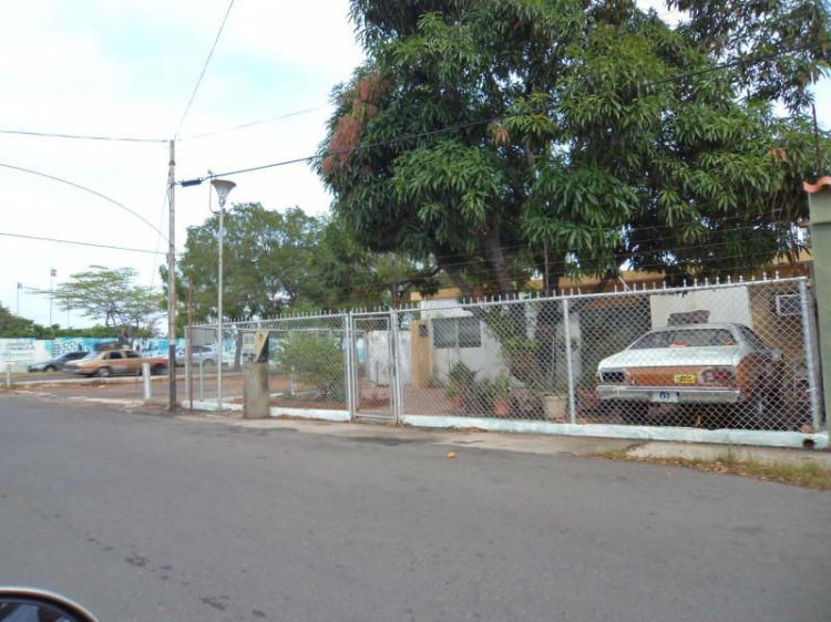 Foto Local en Venta en Avenida Goajira, Maracaibo, Zulia - BsF 3.500.000 - LOV50951 - BienesOnLine