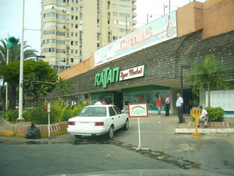 Foto Local en Alquiler en Porlamar, Nueva Esparta - BsF 11.300 - LOA18314 - BienesOnLine