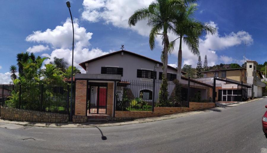 Foto Casa en Venta en La Lagunita, La Lagunita, Distrito Federal - U$D 690.000 - CAV185001 - BienesOnLine