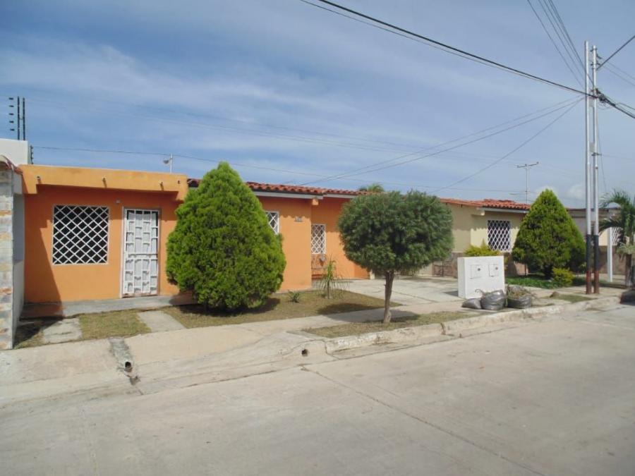 Foto Casa en Venta en La Pradera, San Joaqun, Carabobo - BsF 8.500 - CAV131721 - BienesOnLine