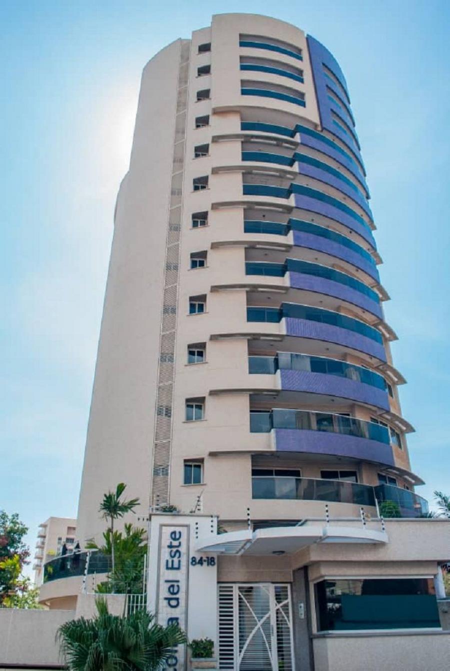 Foto Apartamento en Venta en 4001, Maracaibo, Zulia - U$D 160.000 - APV124392 - BienesOnLine