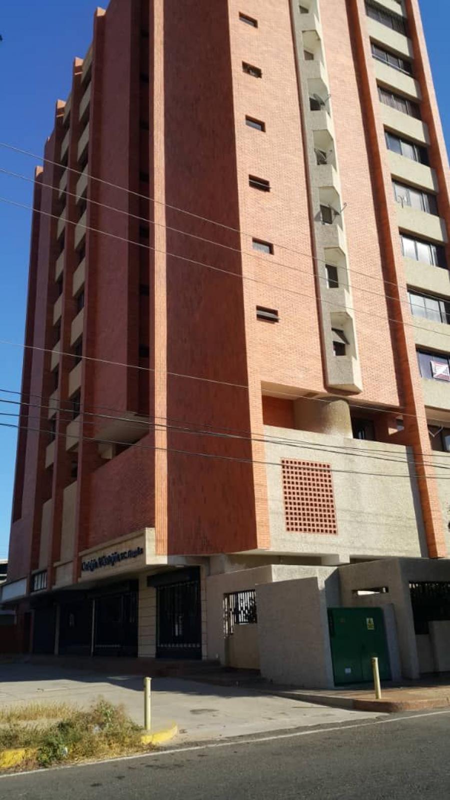 Foto Apartamento en Venta en 4002, Maracaibo, Zulia - BsF 1.750.000.000 - APV122752 - BienesOnLine