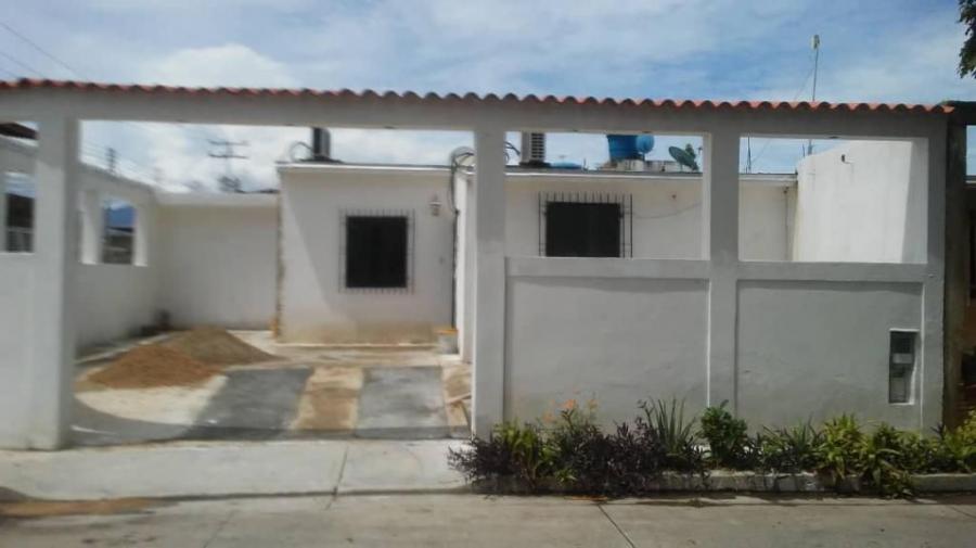 Foto Casa en Venta en Altamira, San Joaqun, Carabobo - U$D 10.500 - CAV138331 - BienesOnLine