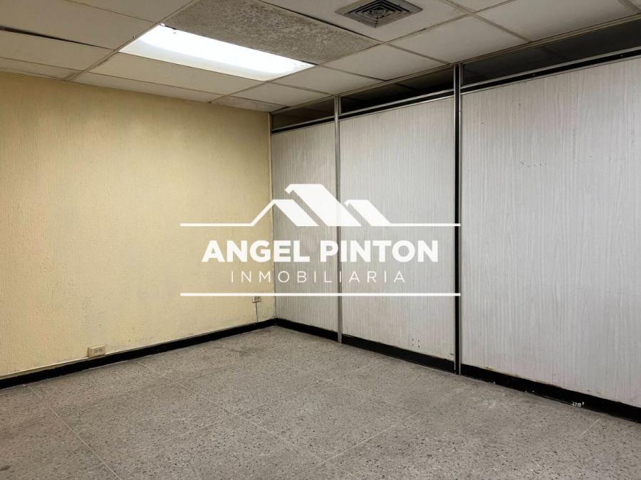 Foto Oficina en Alquiler en Este, Maracaibo, Zulia - U$D 200 - OFA250246 - BienesOnLine